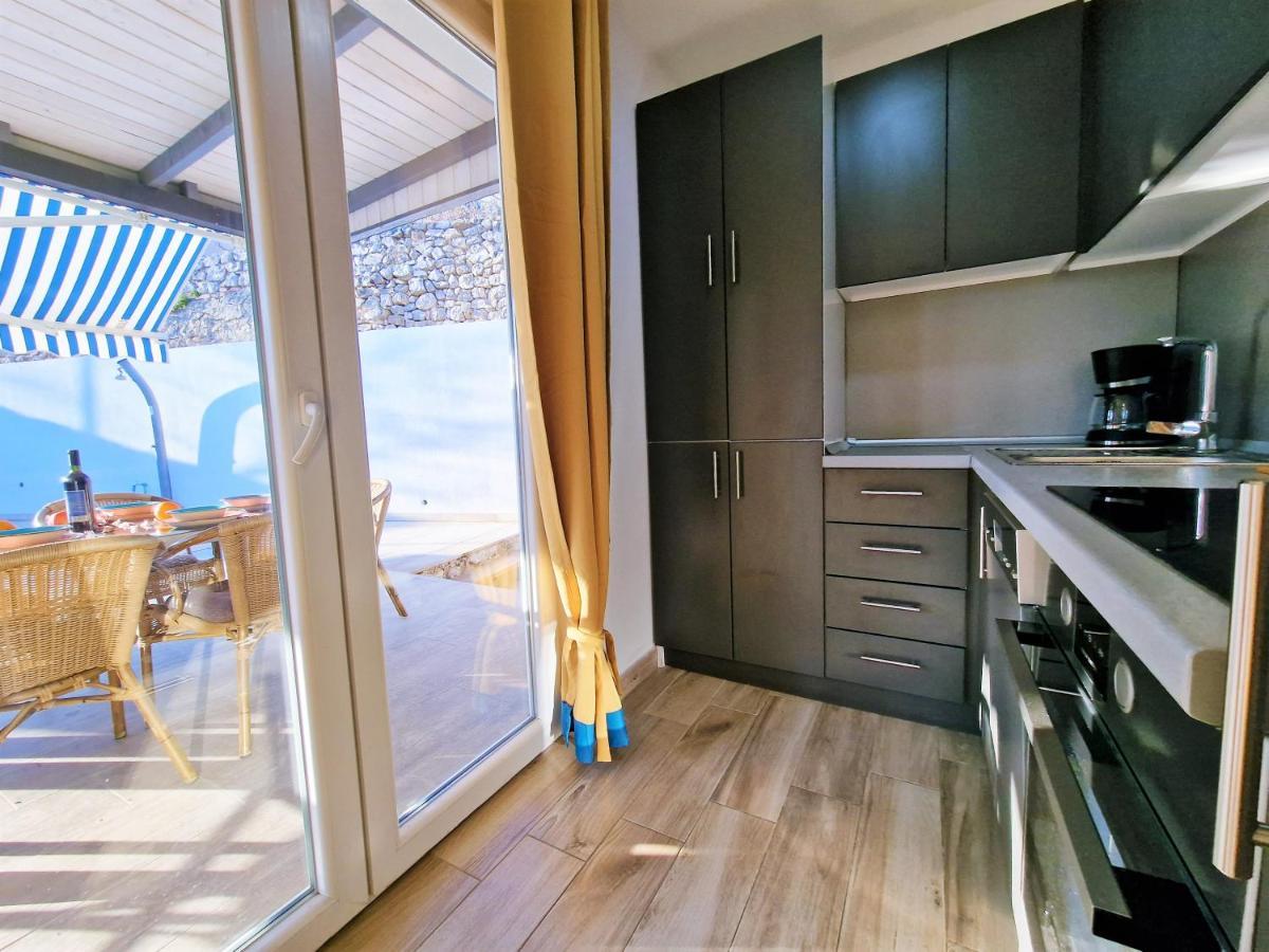Holiday House Boost With Heated Pool Klis Eksteriør bilde