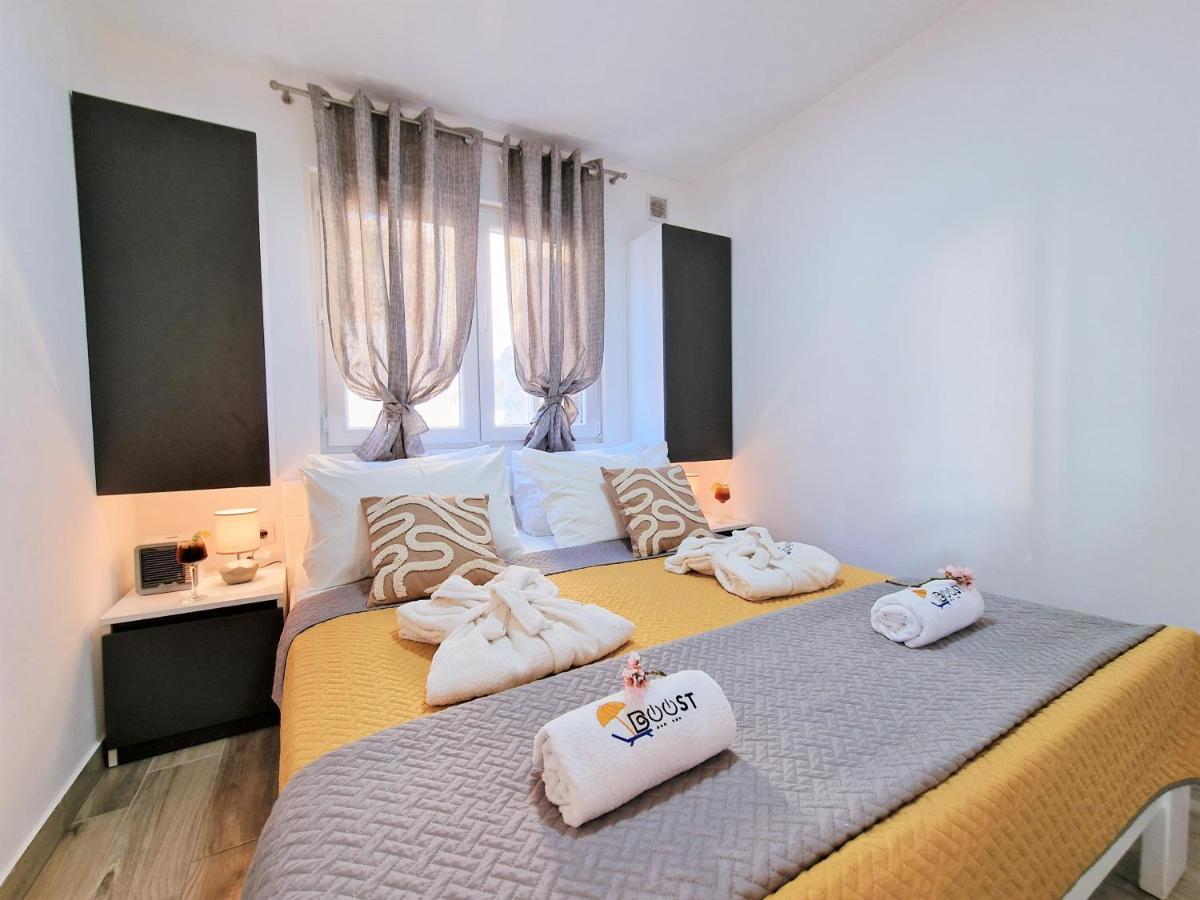 Holiday House Boost With Heated Pool Klis Eksteriør bilde